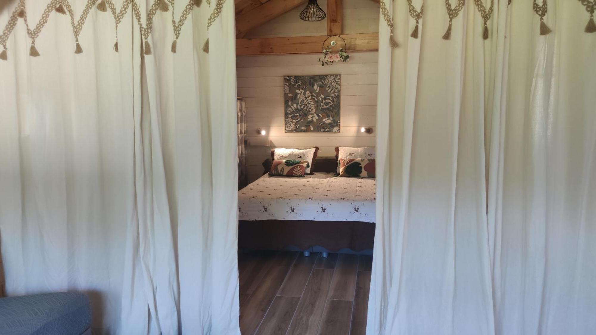 La Vallee Des Noyers Beaulieu  Экстерьер фото